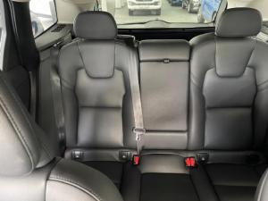 Volvo XC60 B5 AWD Plus Dark - Image 6