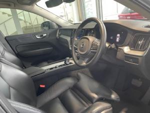 Volvo XC60 B5 AWD Essential - Image 11