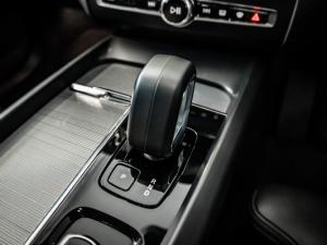 Volvo XC60 B5 AWD Essential - Image 18