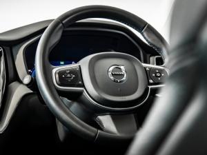 Volvo XC60 B5 AWD Essential - Image 19