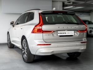 Volvo XC60 B5 AWD Essential - Image 3