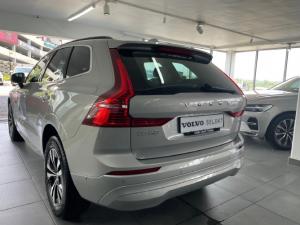 Volvo XC60 B5 AWD Essential - Image 3