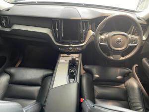 Volvo XC60 B5 AWD Essential - Image 5