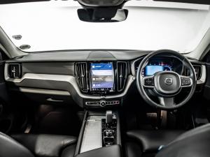 Volvo XC60 B5 AWD Essential - Image 6