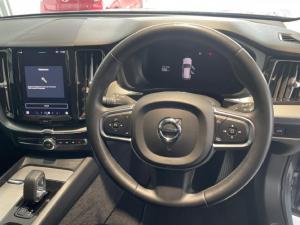 Volvo XC60 B5 AWD Essential - Image 10