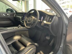Volvo XC60 B5 AWD Essential - Image 13