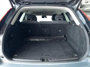 Volvo XC60 B5 AWD Essential - Image 15
