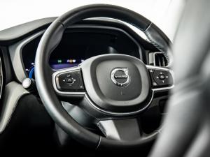 Volvo XC60 B5 AWD Essential - Image 16