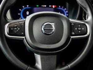 Volvo XC60 B5 AWD Essential - Image 17
