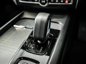 Volvo XC60 B5 AWD Essential - Image 21