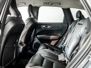 Volvo XC60 B5 AWD Essential - Image 6