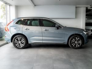 Volvo XC60 B5 AWD Essential - Image 8