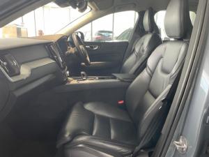 Volvo XC60 B5 AWD Essential - Image 9