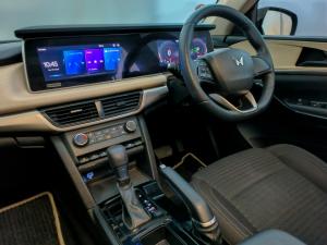 Mahindra XUV700 2.0T AX5 - Image 9