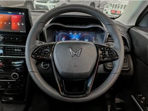 Mahindra XUV 3XO 1.2T AX5 auto - Image 9