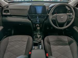 Mahindra XUV 3XO 1.2T MX2 manual - Image 5