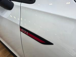 Volkswagen Golf GTI - Image 11