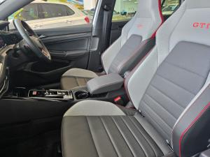Volkswagen Golf GTI - Image 9