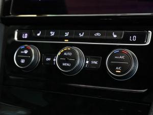 Volkswagen Golf R - Image 12