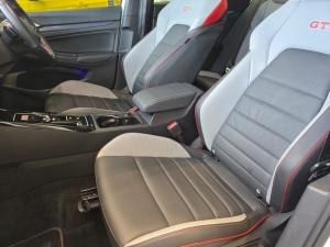 Volkswagen Golf GTI - Image 12