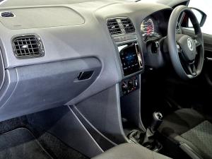 Volkswagen Polo Vivo hatch 1.6 Life - Image 14