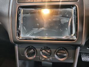 Volkswagen Polo Vivo hatch 1.6 Life - Image 20