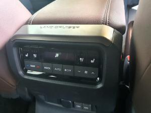 Toyota Land Cruiser Prado 2.8GD VX-R - Image 10