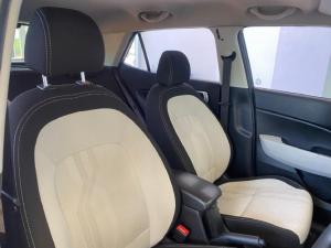 Hyundai Venue 1.0T Motion auto - Image 8