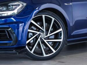 Volkswagen Golf R - Image 2