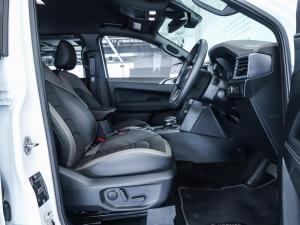 Volkswagen Amarok 3.0TDI V6 double cab Aventura 4Motion - Image 14