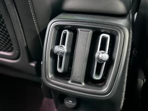 Volvo XC40 D4 AWD Momentum - Image 11