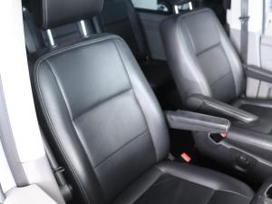 Volkswagen Transporter 2.0TDI Kombi SWB Trendline auto - Image 17