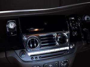 Rolls Royce Wraith Black Badge - Image 22