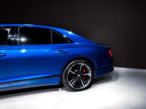 Bentley Flying Spur W12 Mulliner - Image 12