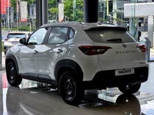 Nissan Magnite 1.0 Move panel van - Image 10