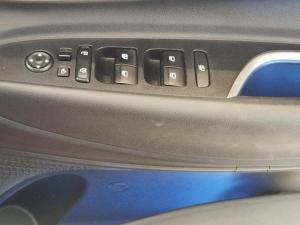 Hyundai i20 1.0T Fluid auto - Image 16