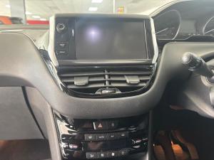 Peugeot 208 5-door 1.6 Allure - Image 20