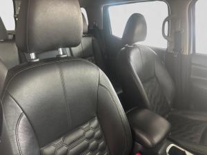 Nissan Navara 2.5DDTi double cab LE Plus 4x4 - Image 15