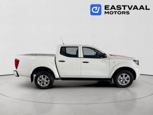 Nissan Navara 2.5DDTi double cab SE Plus auto - Image 6