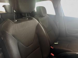 Renault Clio 66kW turbo Authentique - Image 14