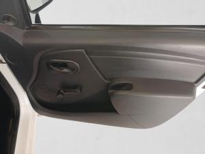 Nissan NP200 1.6i safety pack (aircon) - Image 16