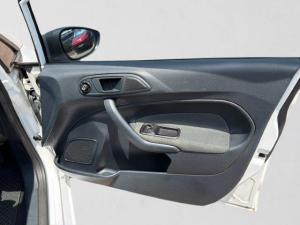 Ford Fiesta 1.4 5-door Ambiente - Image 11