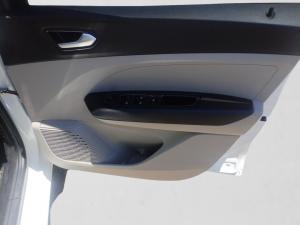 Renault Triber 1.0 Prestige - Image 10