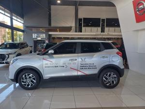 Mahindra XUV300 1.2T W8 - Image 7