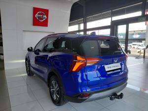 Mahindra XUV700 2.0T AX5 - Image 5