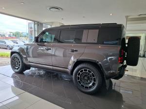 Land Rover Defender 110 Octa - Image 15