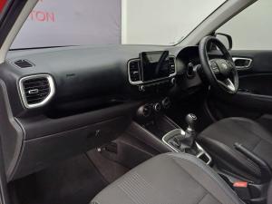 Hyundai Venue 1.2 Executive - Image 24