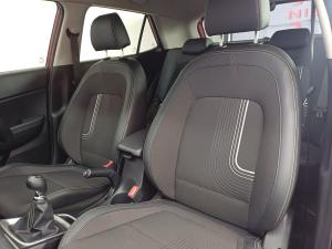 Hyundai Venue 1.2 Executive - Image 25