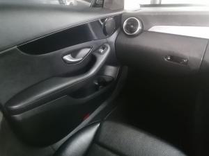 Mercedes-Benz C-Class C180 auto - Image 24