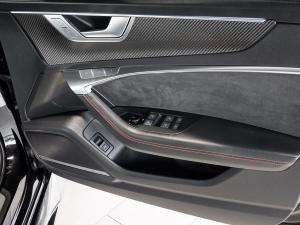 Audi RS6 quattro - Image 25